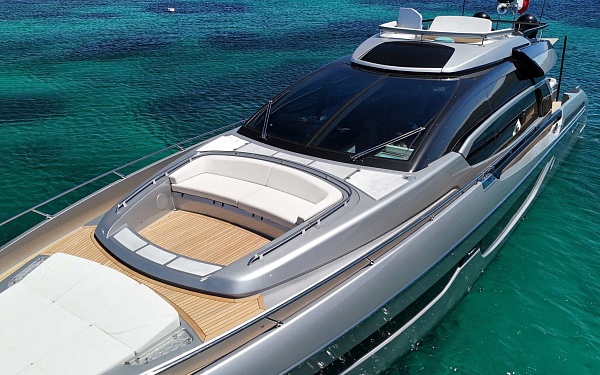 Аренда мега яхты Riva Perseo 76 на Сардинии, Италия